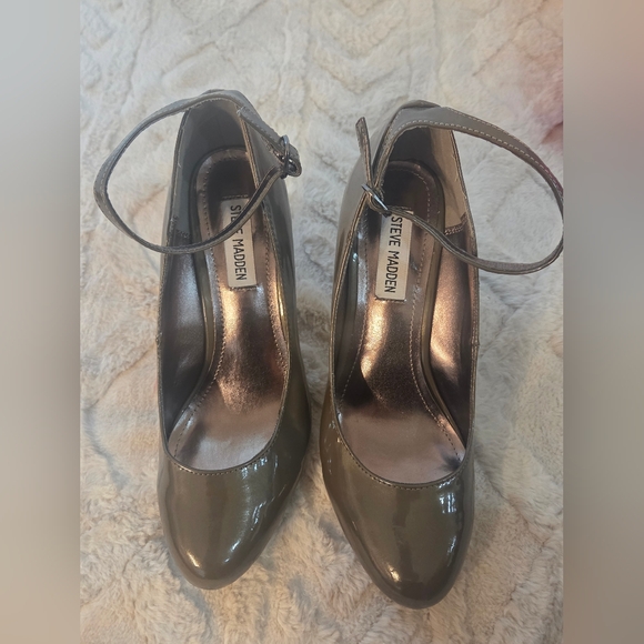 Steve Madden Shoes - Chic And Trendy Steve‎ Madden Women's Olive Patent Ankle-Strap Pumps Size 8.5